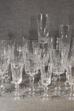 BAYEL : Eléments de service de verres comprenantde 42 verres...