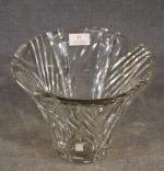 DAUM NANCY FRANCE: Vase en cristal taillé. Signé. H =...