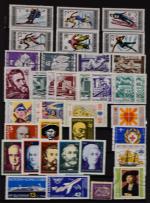 VARIA : 5 classeurs de timbres dont France oblitéré, Europe...