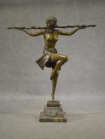 LE FAGUAYS (Pierre) « Danseuse au Thyrse » bronze, h = 47...