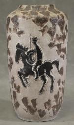 Vase années 50/60 en céramique "Cavaliers antiques", h = 37