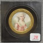 Miniature "Portrait de femme", diam = 4, époque XIXe