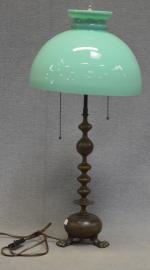 Lampe de bureau piètement en bronze style XVIIe, abat-jour en...
