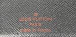 LOUIS VUITTON :  porte-cartes en cuir noir modèle Epi...