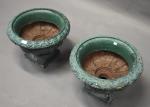 Paire de  vases anciens en fonte laquée vert à...