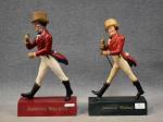 JOHNNIE WALKER : 2 figurines en matériau composite, h =...