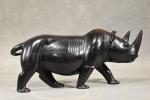 COTE D'IVOIRE : "Rhinocéros" sculpture en ébène, L = 40...