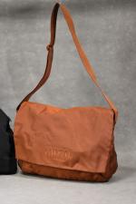 MANDARINA DUCK : sac cartable en toile marron "MD20" bandoulière...