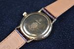 LIP Genève : Elégante montre plate d'homme en or 18 k....
