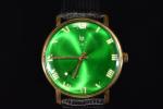 LIP « in » : rare montre à cadran laqué de couleur verte,...