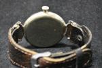 LIP :  Grande montre  bracelet militaire : cadran noir, chiffres...
