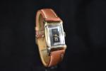Lip T18 «carosse» : belle montre à boite stylisée en métal...