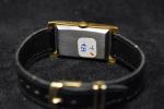 Lip T18 : belle montre à boite cintrée en métal doré,...