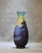 GALLE (Emile) : Grand vase méplat à décor de paysage...