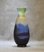 GALLE (Emile) : Grand vase méplat à décor de paysage...