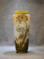 GALLE (Emile) : Grand vase tronconique décor d'ombellifères vertes sur...