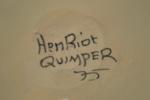 HENRIOT QUIMPER :  importante garniture de cheminée comprenant deux...