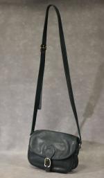 LONGCHAMP : Petit sac bandoulière réglable en cuir grainé vert,...