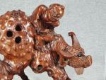 Sujet en bois sculpté oriental "personnage sur un buffle" h...