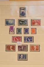 FRANCE : collection de timbres en album de 1900 à...