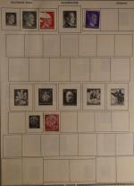 Lot de 3 albums de timbres du monde partiellement remplis,...