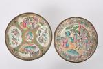 CHINE, Canton - XIXe siècle
Deux assiettes en porcelaines émaillée polychrome...
