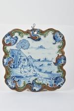 Delft XVIIIe siècle 
Plaque en faïence à décor en bleu...