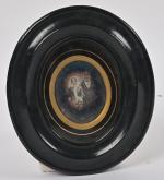Daguerréotype 1/8 de plaque
Couple, c. 1855-60
Fortement oxydé. 7,5x6 cm.
Dans son...