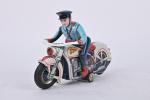 Japon, TM , moto de police
Battery Toy avec personnage acrobatique....