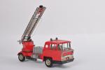 Joustra, camion de pompier 
mécanique, à grande échelle et nacelle...