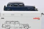 Märklin contemporain, limousine six glaces
mécanique, bleue, toit noir. Neuve, en...