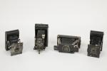 (+/74+/77+/79) Kodak
Trois appareils format 4;5x6 : Vest Pocket Serie II,...