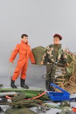 Palitoy, Action man et Action joe, deux figurines, 1964, avec...