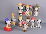 D'après Schulz, Snoopy, 13 personnages en plastique pour Mac Donalds,...