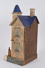 Maison de poupée anglo-normande 
ou type Deauville en bois garni...
