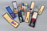 France Lot de 11 décorations, dont Mérite national, Palmes académiques,...