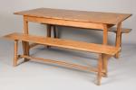 Table et deux bancs en bois fruitier.
Table : 75 x...