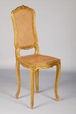 Petite chaise
en bois doré de style Louis XV.
Epoque Napoléon III.