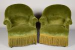 Paire de petits fauteuils crapaud
en velours vert. 
Fin XIXe siècle