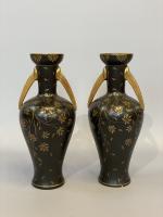 PINON-HEUZE (XXe siècle)
Paire de vases balustres à anses latérales et...