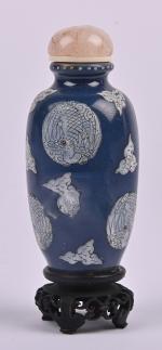 CHINE - XIXe siècle
Flacon tabatière de forme balustre, le col...