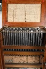 Petit orgue de salon 19 touches, 3 registres, 
carte pour...