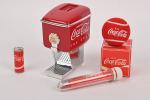 Coca-Cola, produits dérivés : balle de tennis en boîte, 
souvenir...