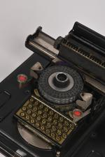 Junior, machine à écrire pour enfant 
(légers chocs).