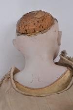 Poupée allemande tête buste en porcelaine
marquée en creux "H", bouche...