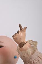 Belle poupée à tête en porcelaine 
"S.H 1039 Germany Dep...