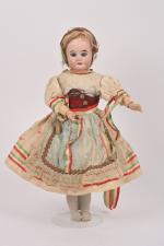 Jolie poupée avec habits traditionnels
du Nord de l'Italie, tête porcelaine...