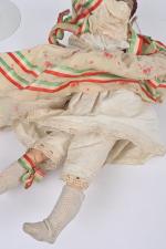 Jolie poupée avec habits traditionnels
du Nord de l'Italie, tête porcelaine...