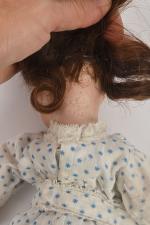 Petite poupée tête porcelaine 
marquée en creux " SFBJ 301...