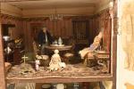Maison de poupée de style anglais
en bois laqué marron, à...